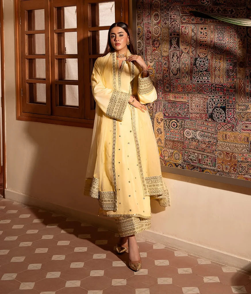 Unstitched Embroidered Winter 3Pc Suit