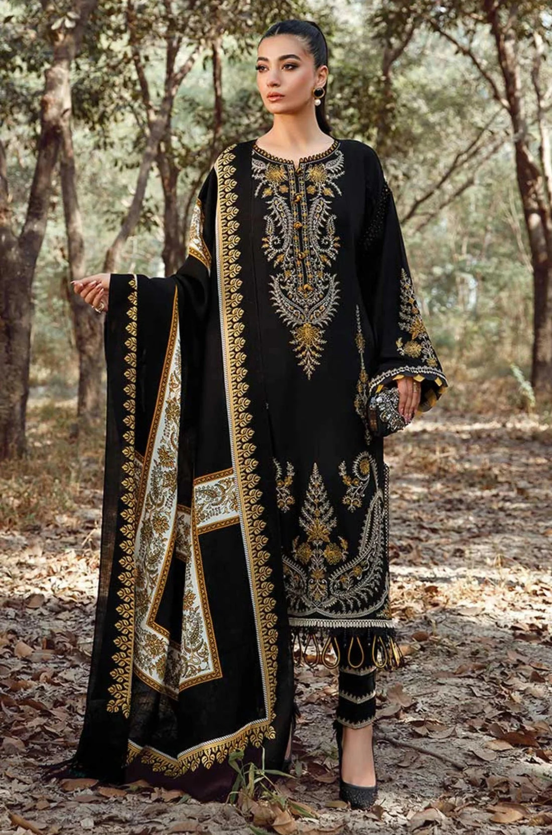 Unstitched Embroidered Winter 3Pc Suit