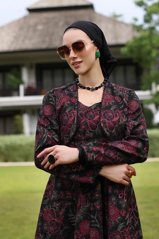 Unstitched Embroidered Lawn 3Pc Suit