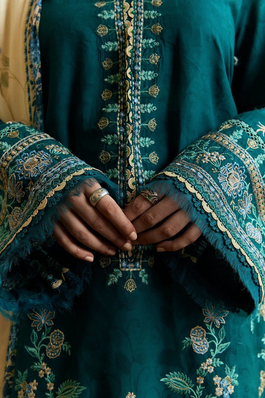 Unstitched Embroidered Winter 3Pc Suit