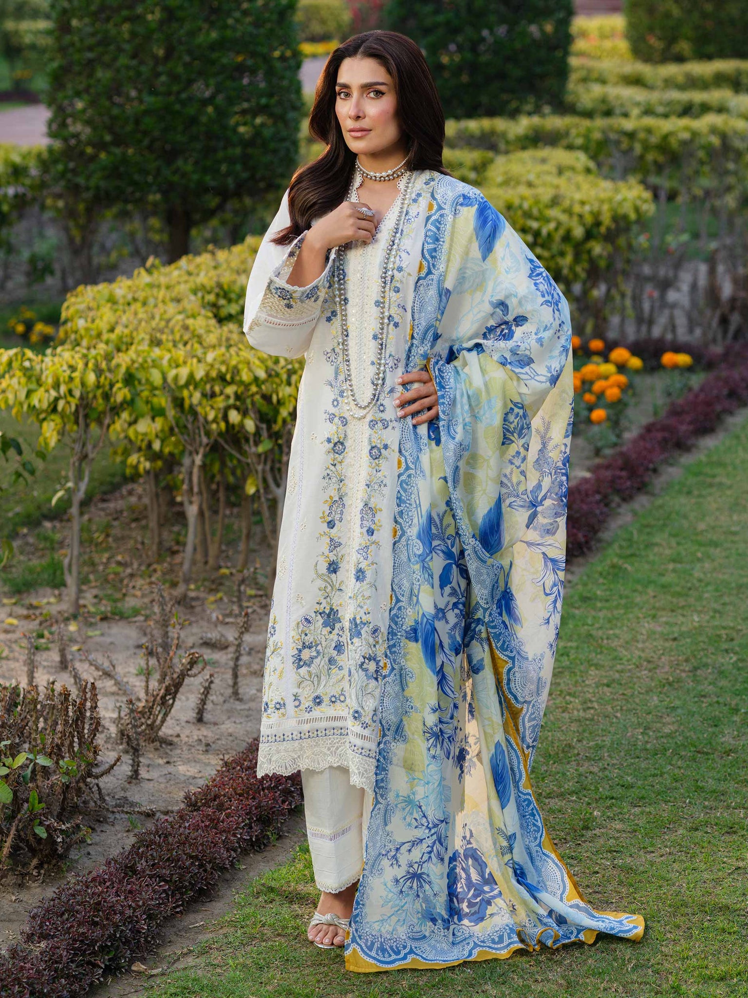 Unstitched Embroidered Winter 3Pc Suit