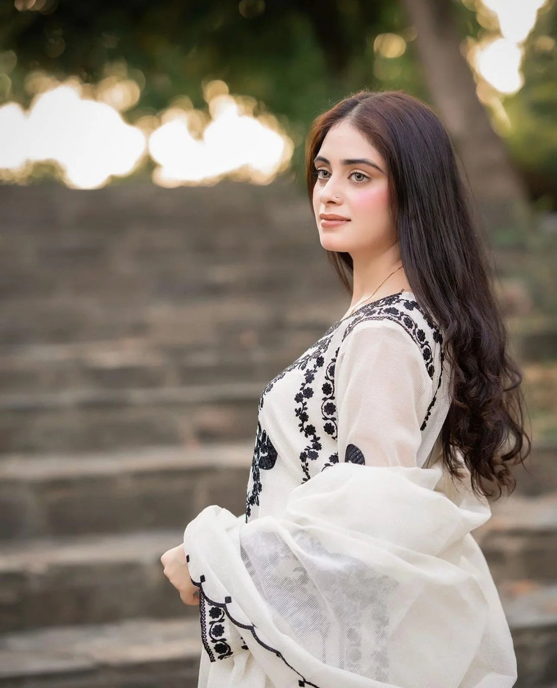 Unstitched Embroidered Lawn 3Pc Suit