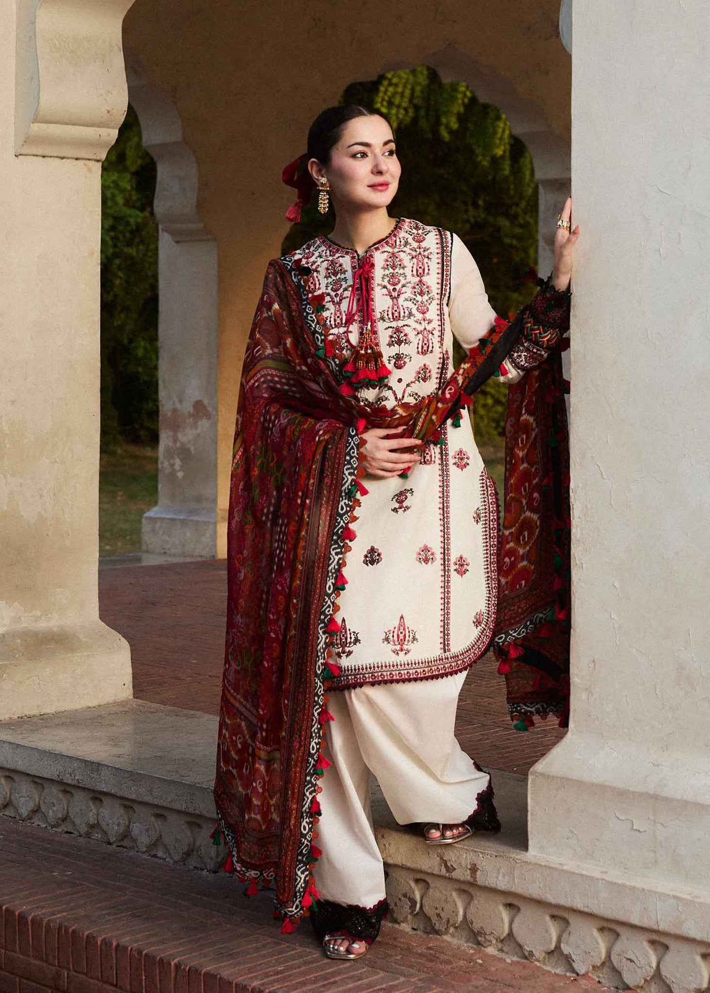 Unstitched Embroidered Winter 3Pc Suit